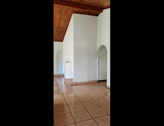 3 BEDROOM HOUSE FOR SALE IN PRETORIA GARDENS